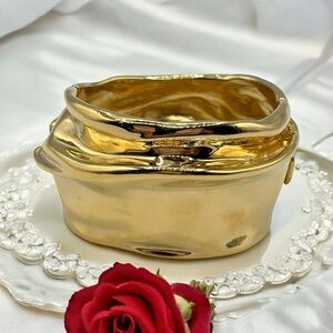 Sold! Vtg Signed Ciner Joanne Cooper MCM Modernist Gold Hinge Bangle Bracelet